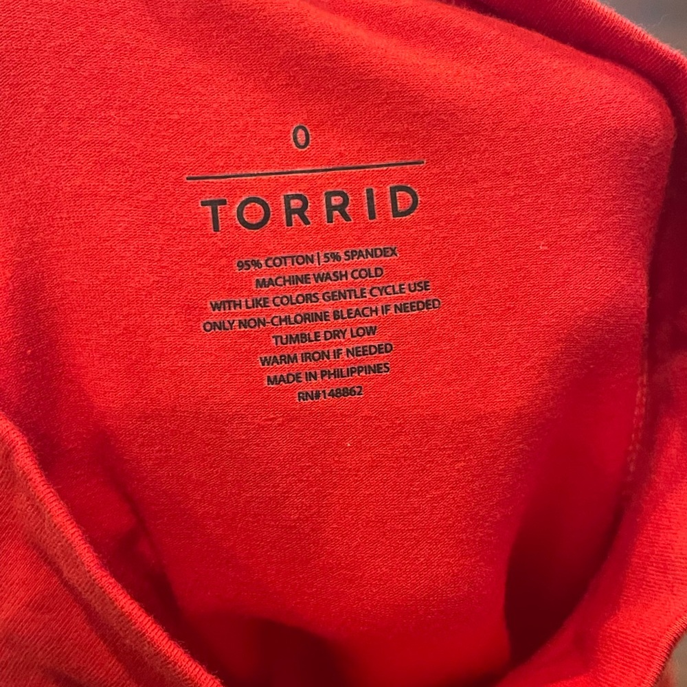 Red cutout top - Picture 2 of 2